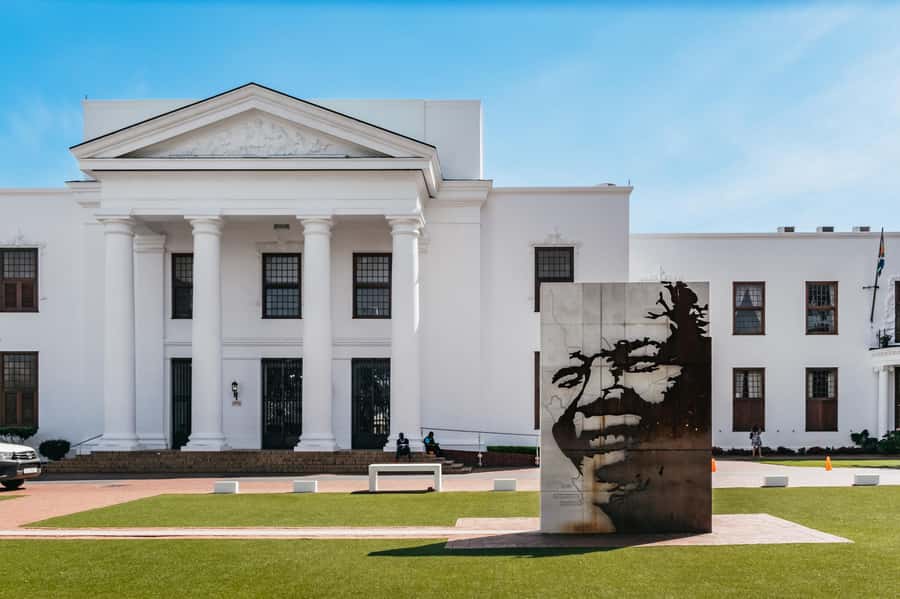 From Cape Town: 3 Regions Wine Tour with 3 Estates, 15 Wines - Franschhoek Lunch Break, Plus a Reality Check on Timing