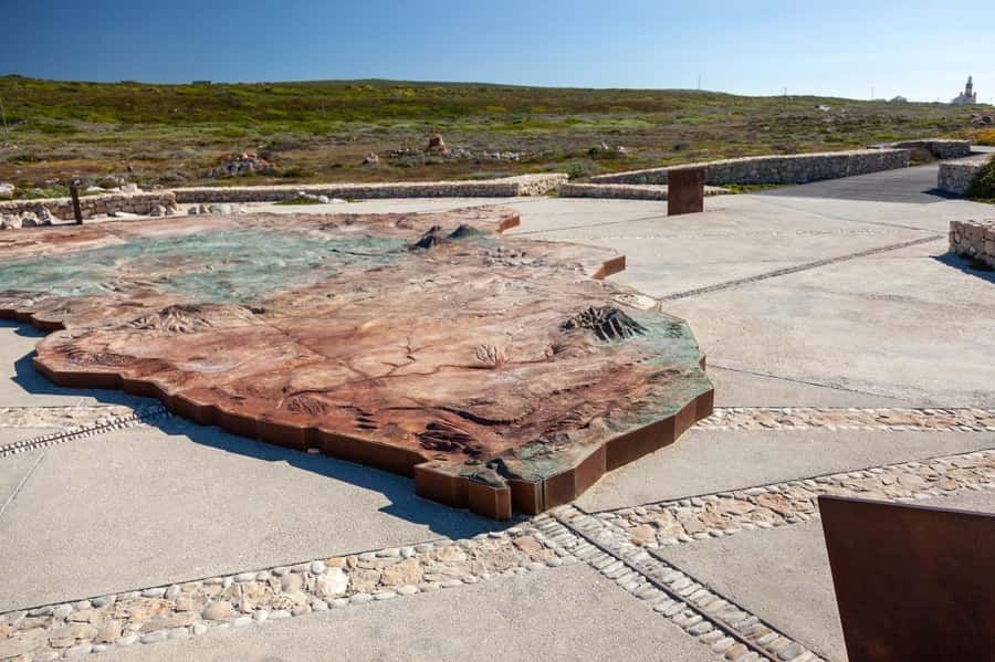 From Cape Town: Cape Agulhas, Penguins, Wine Tasting Tour - Transport, timing, and group size realities