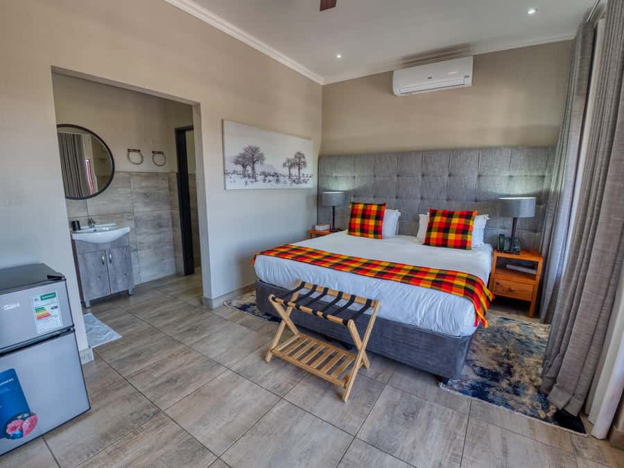 From Johannesburg: Kruger National Park 3-Day Safari - Watering holes and the Sabie River: the wildlife variety most tours miss