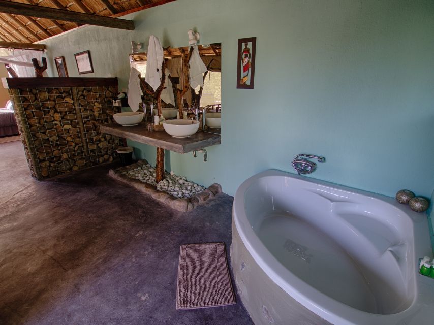 From Johannesburg: Kruger National Park 4-Day Luxury Safari - The Olifants River sunrise bush walk: what you learn by walking