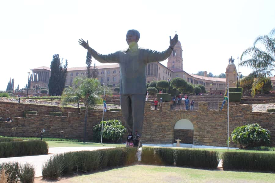 From Johannesburg: Pretoria, Soweto & Apartheid Museum Tour - 7 hours, 2 cities, 1 big theme: Pretoria, Soweto and apartheid