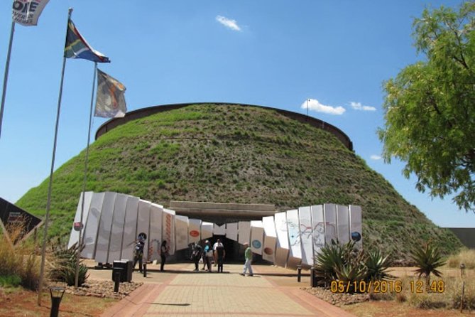 Full-Day Cradle of Human Kind and caves private - Johannesburg to UNESCO, Without the Usual Headache