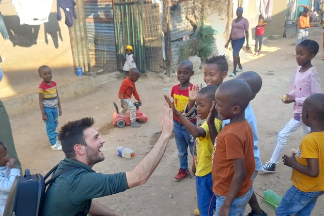 Full day Soweto & Apartheid Museum Tour - Guides and the smooth drive that makes the day work