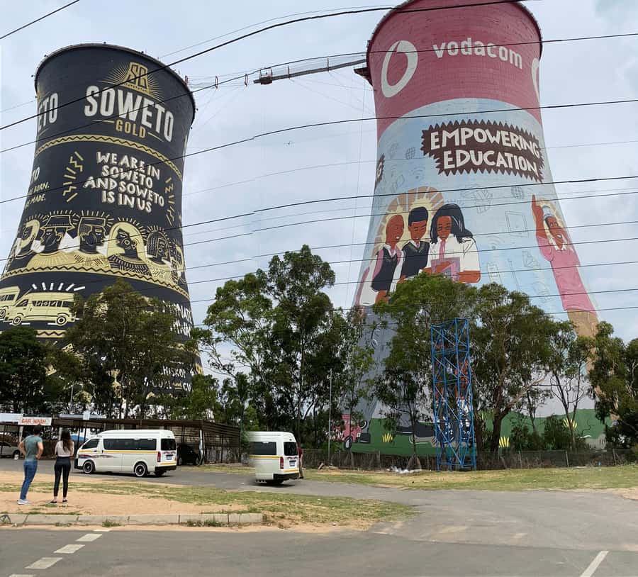 full day tour Johannesburg et soweto township - Johannesburg photo stops: context on the route, not just landmarks