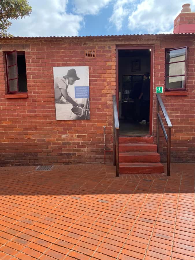 full day tour Johannesburg et soweto township - Constitution Hill: old prisons that set the emotional tone