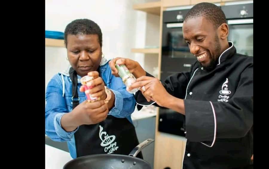 GQ: City Walking Tour & African Cuisine Cooking Class - Meeting Up in Port Elizabeth or Addo, with a Small-Group Feel