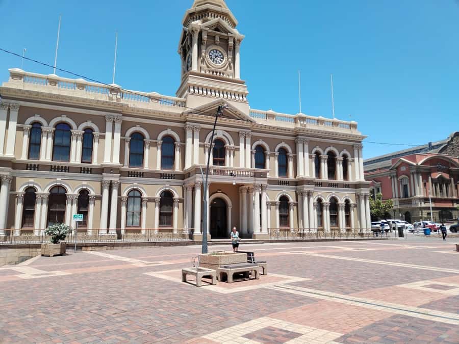 Gqeberha: City Highlights Car and Walking Tour - Entering Gqeberha, and Why the Name Change Matters