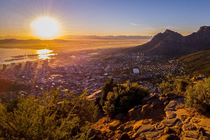 Guided Sunset/Sunrise Hike on Lions Head,Cape Town (Hotel Pickup) - Price value for a private guided summit moment