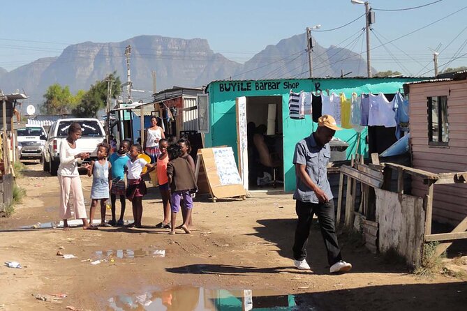 Half Day Cape Town Township Tour - The 7:30 am logistics: pickup, air-conditioning, and a small group