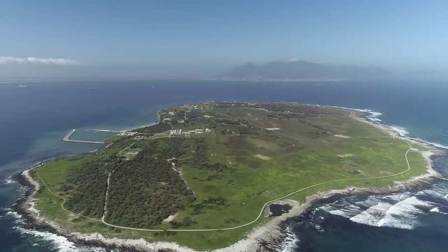 Half Day Robben Island including Tickets and Transfers Tour - The ferry ride: Table Mountain and Atlantic on the water