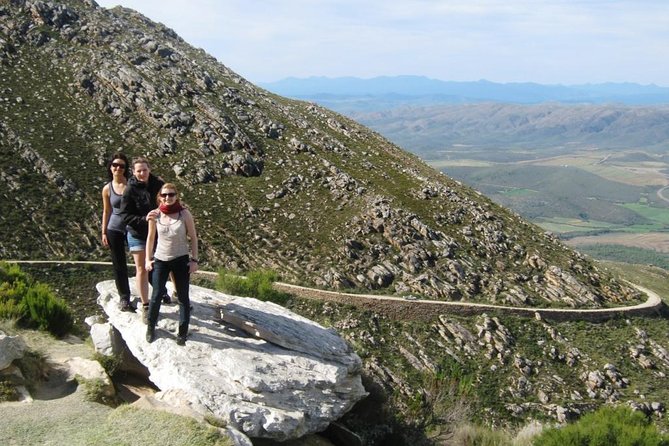 Half-Day Swartberg Pass PRIVATE Tour (including lunch & transfer - Oudtshoorn) - Swartberg Pass from Oudtshoorn: the quick route to stunning Karoo views