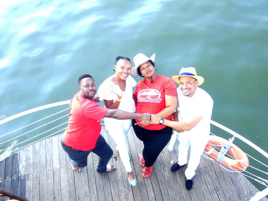 Hartbeespoort Dam: 1 Hour Cruise & Sunday Buffet Lunch - Harties Boat Company in Kosmos: getting settled fast