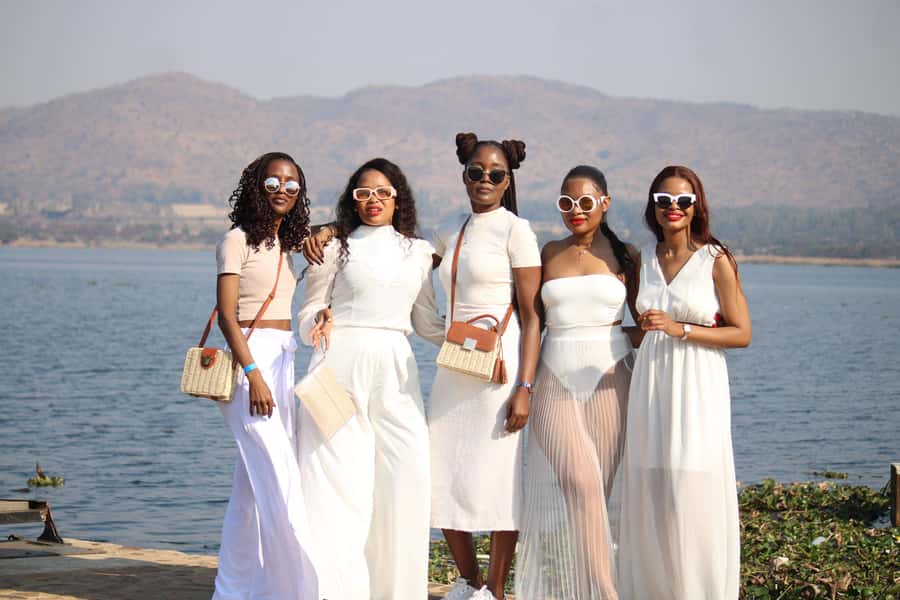 Hartbeespoort Dam: The Luxury Alba Boat Cruise with Food - The 2-Hour Route, From Harbor Canapés to the Arc De Triumph