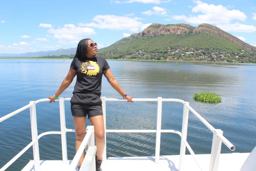Hartbeespoort Dam: The Luxury Alba Boat Cruise with Food - Finger Foods at Your Table, Plus the Cash Bar Reality