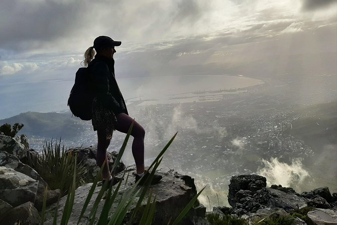 Hiking Table Mountain via India Venster Morning Hike - The final approach: ledges, overhangs, and a cold windy ravine
