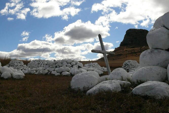 Isandlwana, Rorkes Drift and Fugitives Drift Battlefields Day Tour from Durban - Lunch at Buffalo River: plan for own-expense food