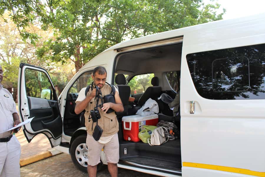 Jo'berg in 1 Day: Soweto, Apartheid Museum & City Tour - Seeing Real Soweto Life: Vendors, Informal Settlements, and Local Conversations