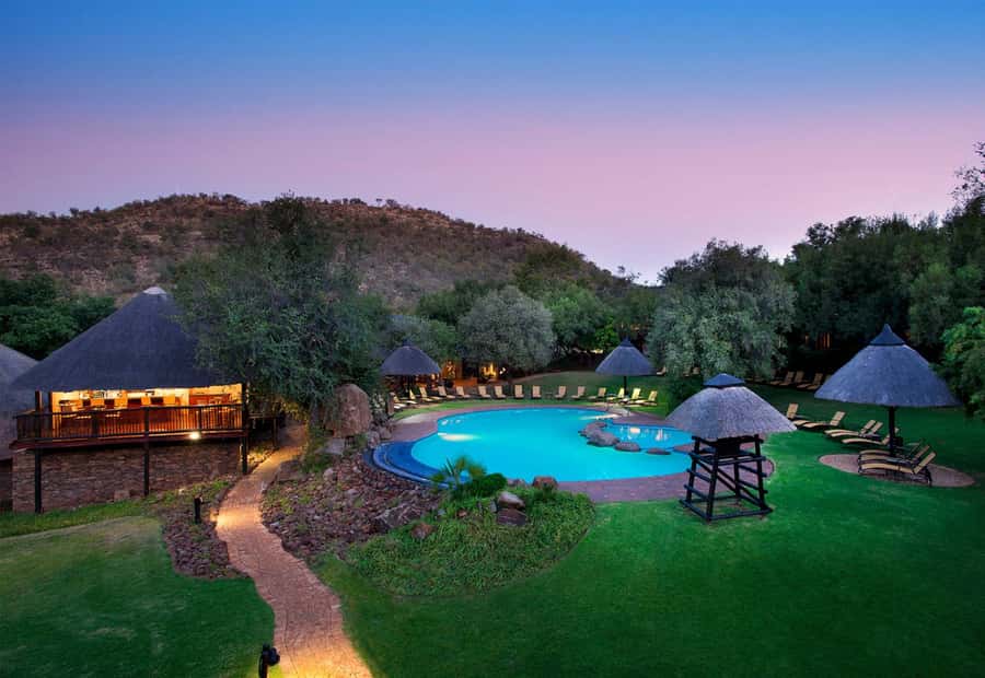Johannesburg: 2-Day 4-Star Pilanesberg Safari - Day 1 schedule: morning entry, lodge reset, and the afternoon open 4x4 drive