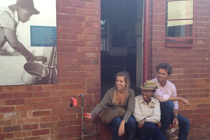 Johannesburg and Soweto Tour in French - Stop 2: Mandela House on Vilakazi Street, history through family life