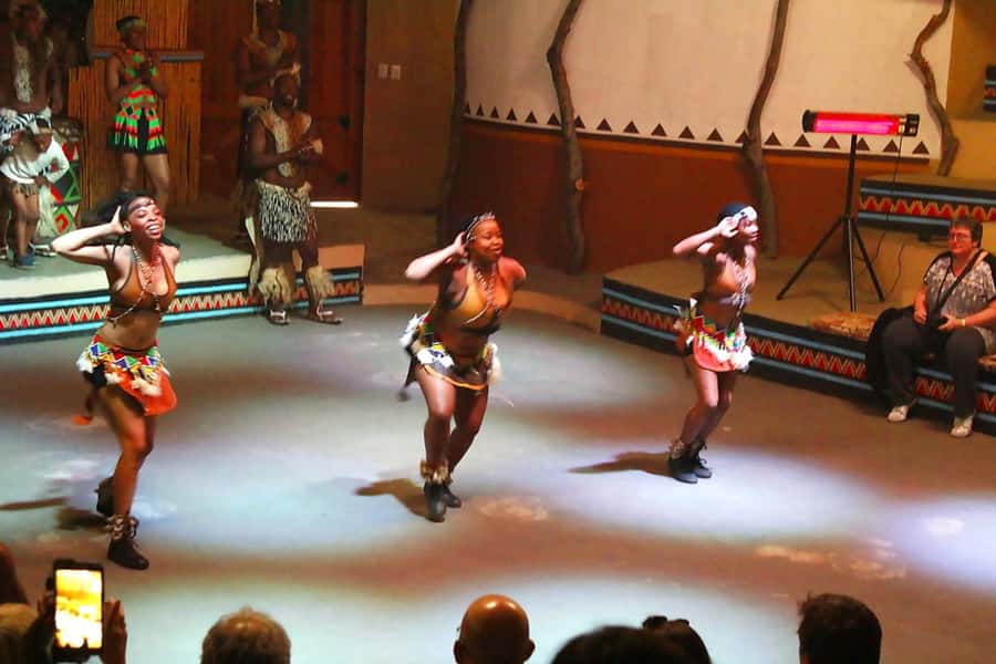 Johannesburg: Cradle of Human Kind & Lesedi Cultural Village - Johannesburg pickup and drive: where timing matters