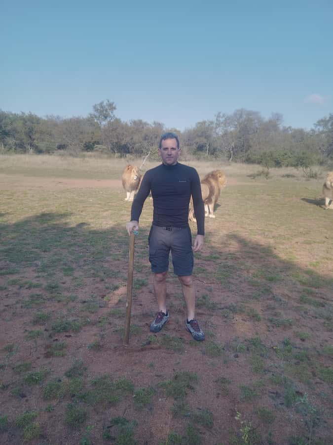Johannesburg: Guided Walk with Lions in the African Bush - Johannesburg To The Lion Bush: The Day Starts With A Two-Hour Drive