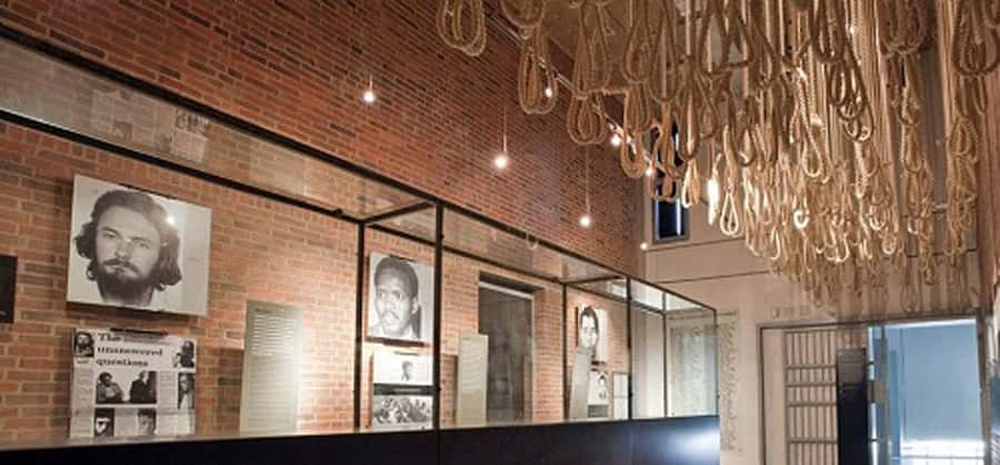 Johannesburg: Half-Day Apartheid Museum Tour - The guided museum visit: 22 exhibition areas, built for understanding