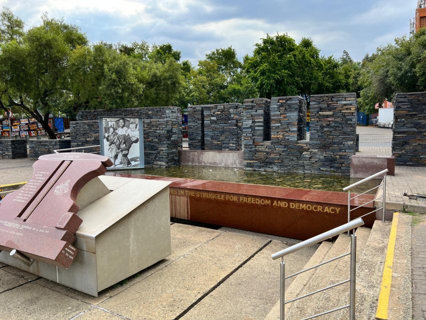 Johannesburg: Half-Day Soweto Tour with a Local Guide - Vilakazi Street: Mandela and Desmond Tutu ties plus souvenir time