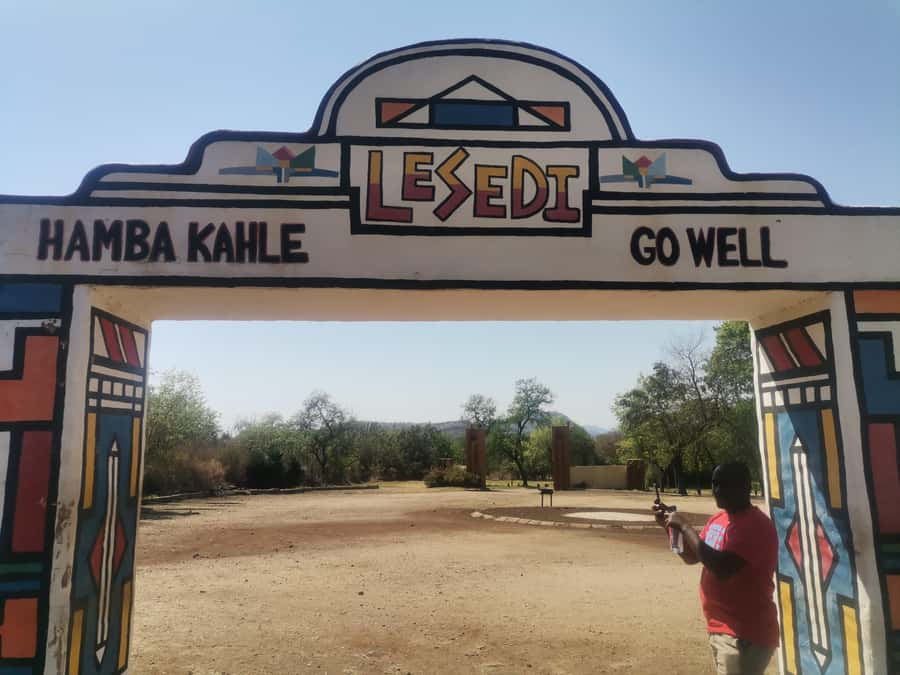 Johannesburg: Lion Park Safari and Cultural Village Tour - Ubuntu in song and hospitality at Lesedi