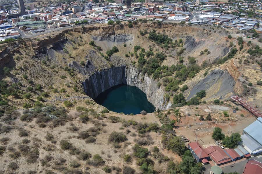 Johannesburg: Pretoria and Cullinan Diamond Mine Tour - Lunch and Food: What’s Included, What Isn’t, and How to Manage the Midday Gap