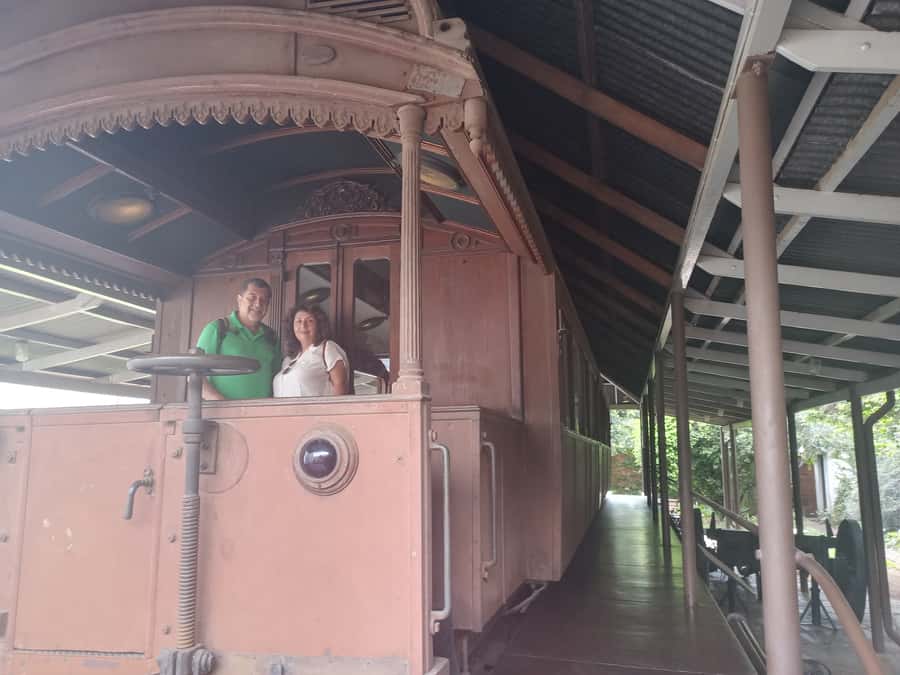 Johannesburg: Pretoria, Apartheid & Soweto Small-Group Tour - Guides you might meet, and what their style can do for your day