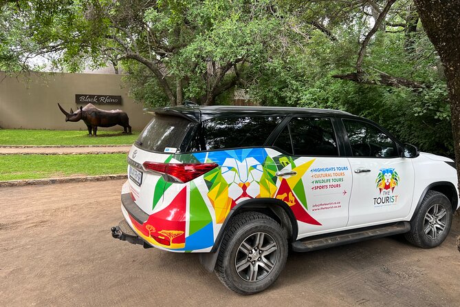 Johannesburg: Private Transfers from Airport to Hotel/Game Lodge - Onboard movie time: small included perks that change the mood