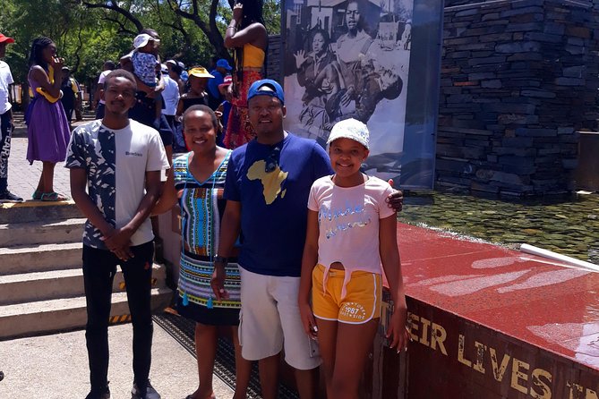 Johannesburg,Soweto and Apartheid Museum full-day tour - Houghton Estate and Mandela Bridge: Seeing the Man in the Map