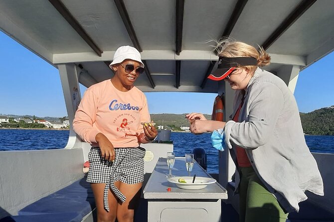 Knysna Oyster Tour - Wild vs cultivated oysters, explained with your tasting in mind