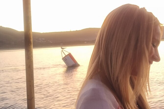 Knysna Sunset Cruise aboard Coquette - Meeting point on Thesen Island: keeping logistics stress-free
