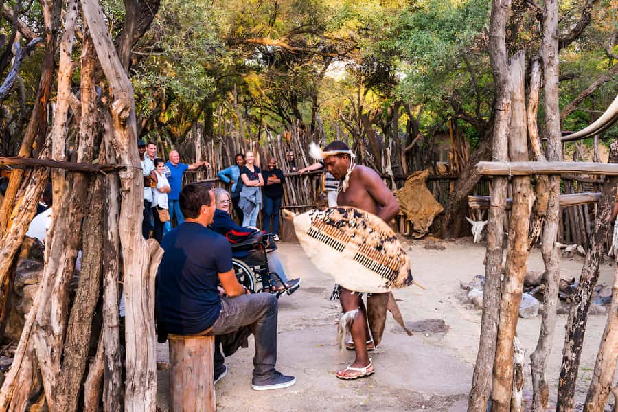 Lesedi Cultural Village with lunch or dinner cultural food - The Photo Stop and How the Tour Starts