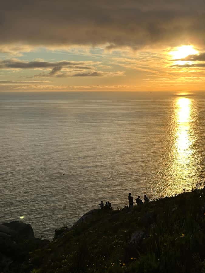 Lion's Head Hike: Cape Town - Sunrise or Sunset Hike - Summit Time: High Fives, Warm Drinks, and the Quiet After Work