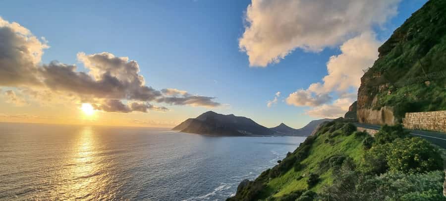 Luxury Cape of Good Hope & Penguin Tour - Simons Town break and lunch time: a reset near the penguins region