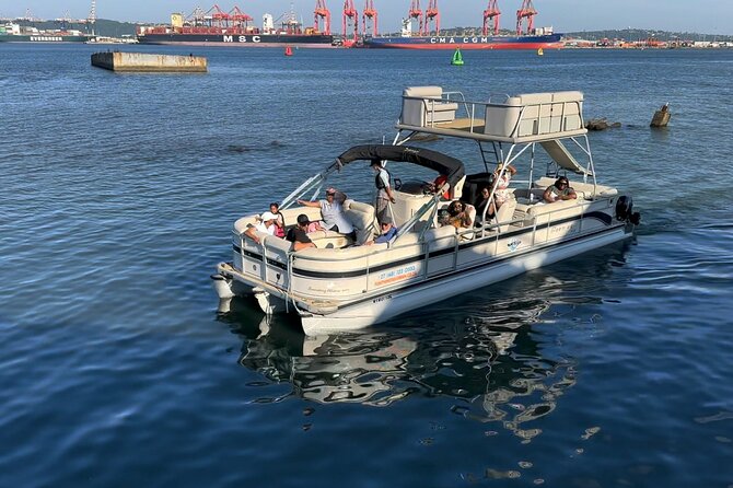 Luxury Harbour Ocean Boat Cruise - The luxury pontoon setup: comfortable seating and real time to relax