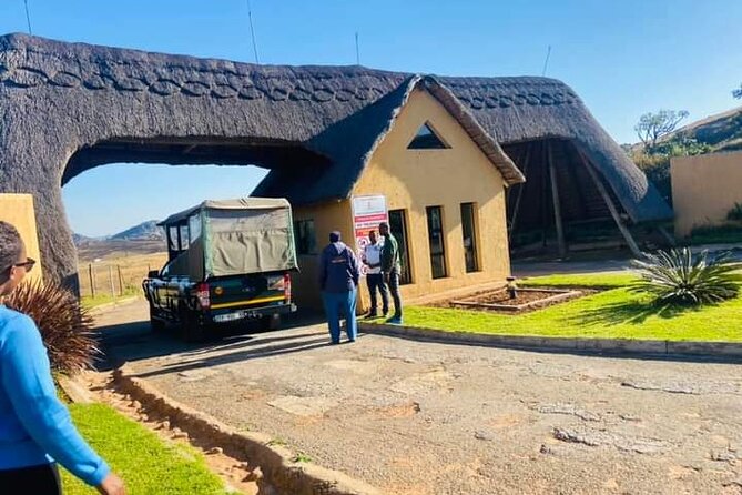 Mozambique Full Day Tour - A day that mixes people, animals, and a little city time