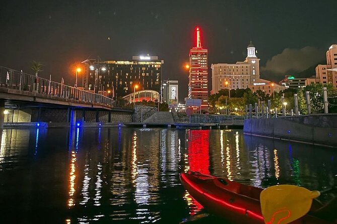 Night Kayaking in Battery Park V&A Waterfront - Price and value: is $25.66 worth it?