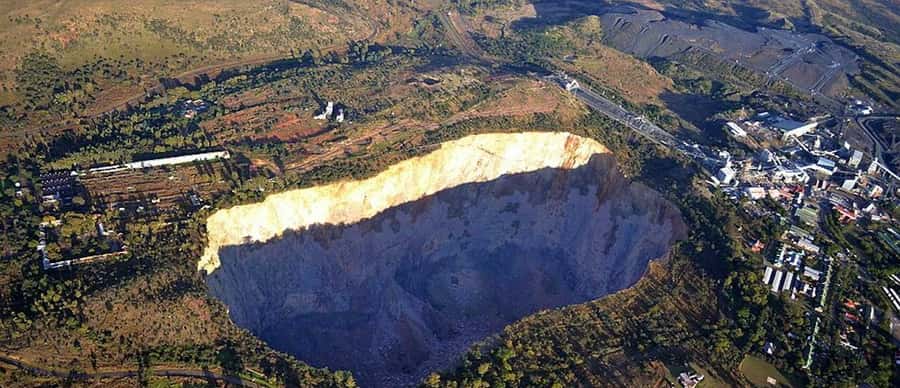 Pretoria: Cullinan Surface Diamond Mine Walking Tour - Cullinan’s diamond legacy: from 1905 to today