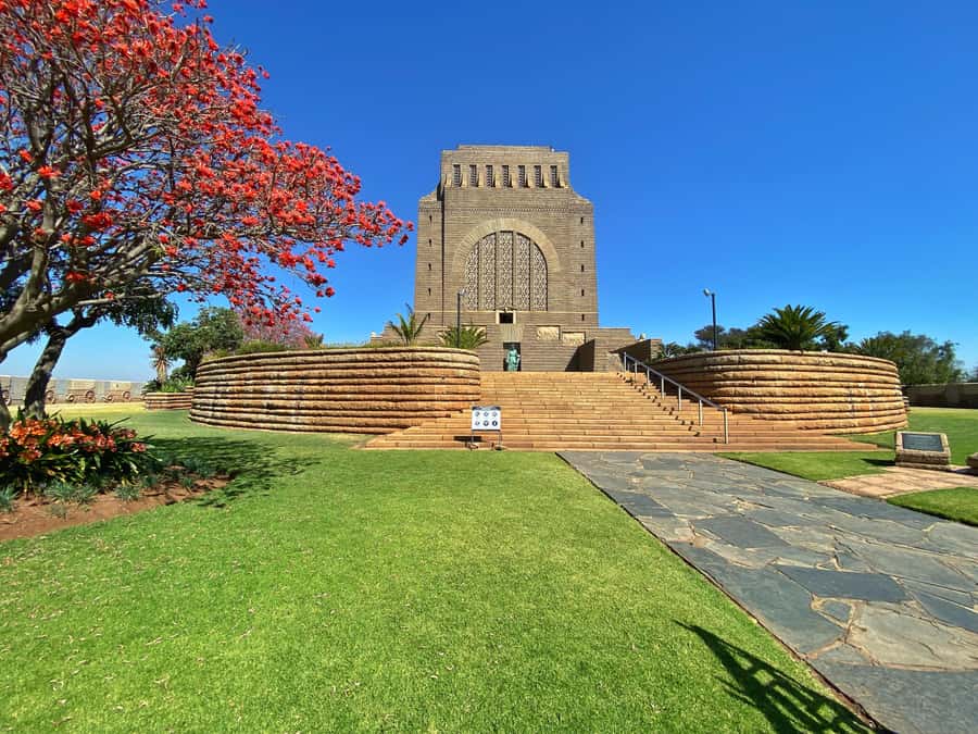 Pretoria: Pretoria City and Lion Park Tour - Guides and the private-group advantage: more than a checklist