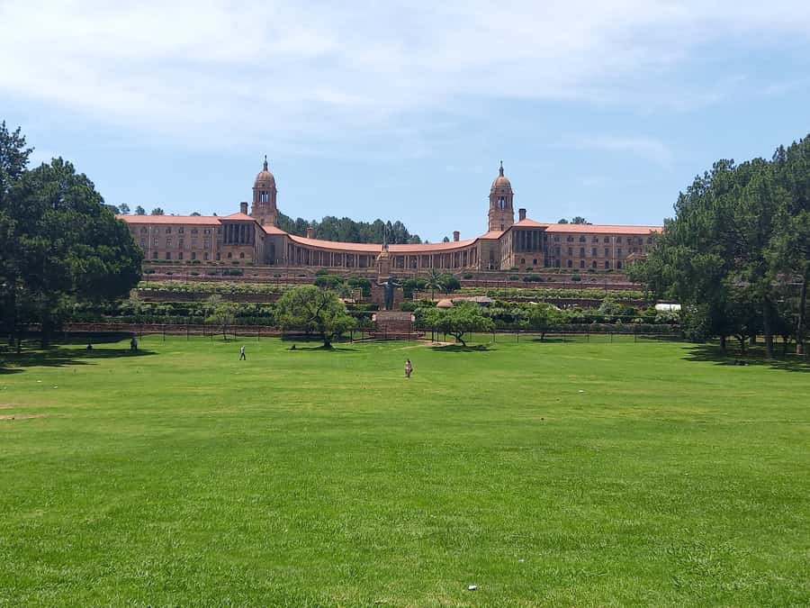 Pretoria: Pretoria City Tour and Cullinan Diamond Mine Tour - The drive to Cullinan: diamond-route country in about 40 minutes