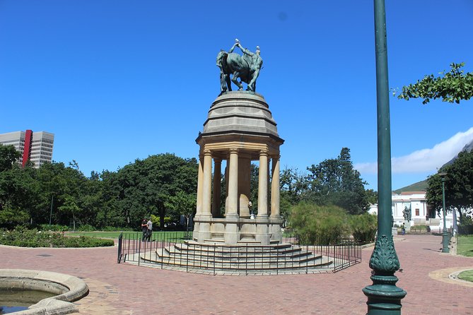 Private Cape Town City Tour Table Mountain + Cable car ticket H/D - The Company’s Garden and Iziko Slave Lodge: green space and heavy truth