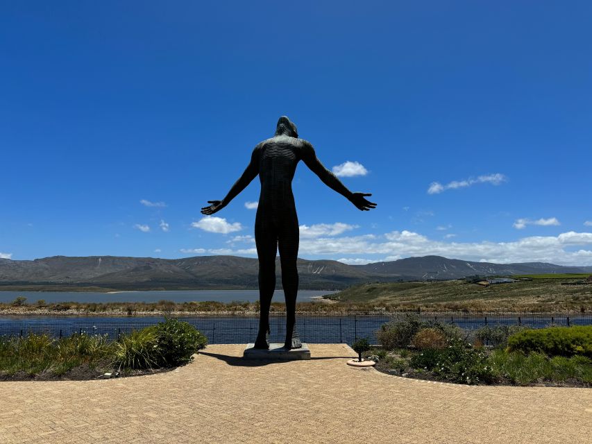 Private Tour: Cape Town to Cape Agulhas where 2 Oceans Meet - Lunch by Cape Agulhas and the Peregrine Farm Stall Break