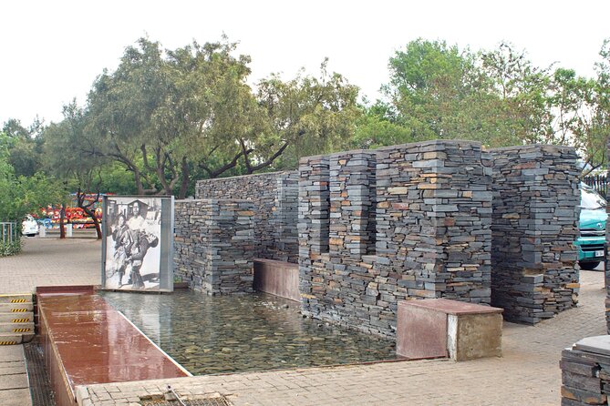 Private Tour of Johannesburg, Soweto and Apartheid Museum - Mandela House: A Short, High-Meaning Visit