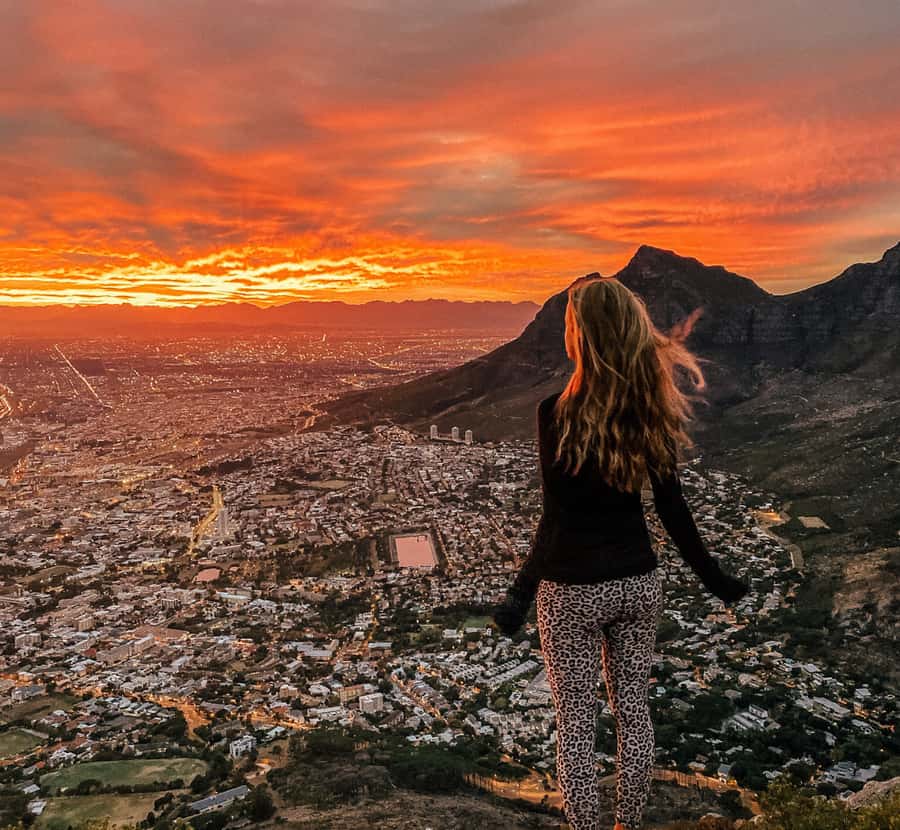 Privately Guided Sunset/Sunrise Hike Lions Head, (Pickup) - Key points