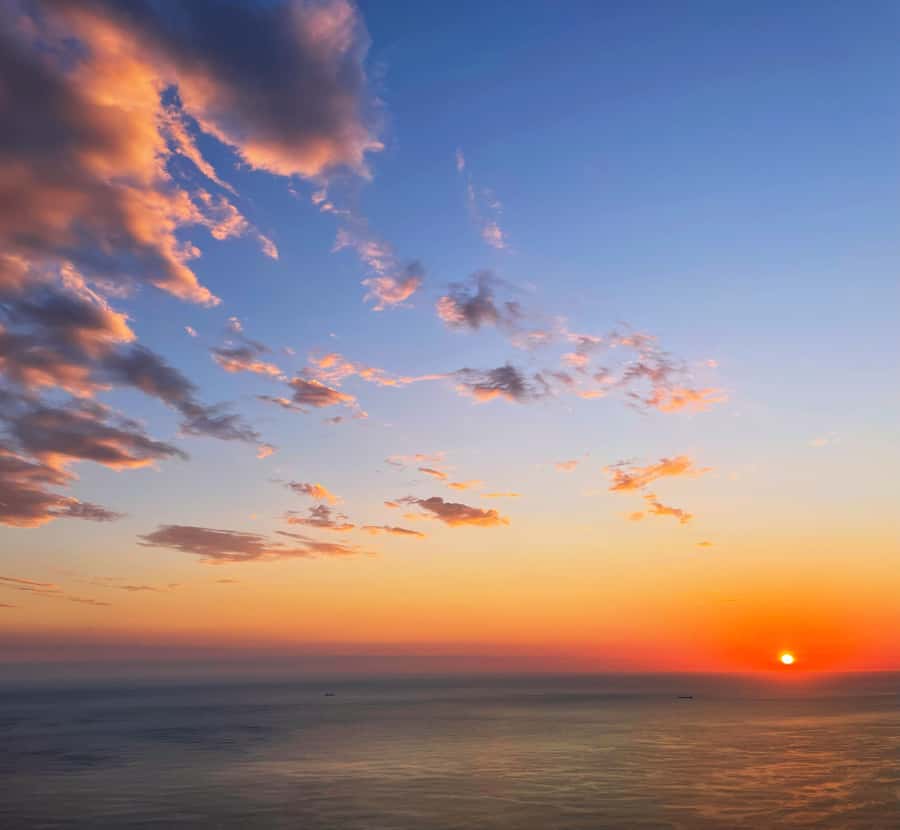 Privately Guided Sunset/Sunrise Hike Lions Head, (Pickup) - Why Lion’s Head at sunrise or sunset is a smart Cape Town choice