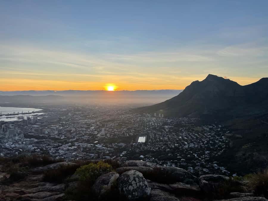 Privately Guided Sunset/Sunrise Hike Lions Head, (Pickup) - Cape Town landmarks in one sweep: how to get more from the view
