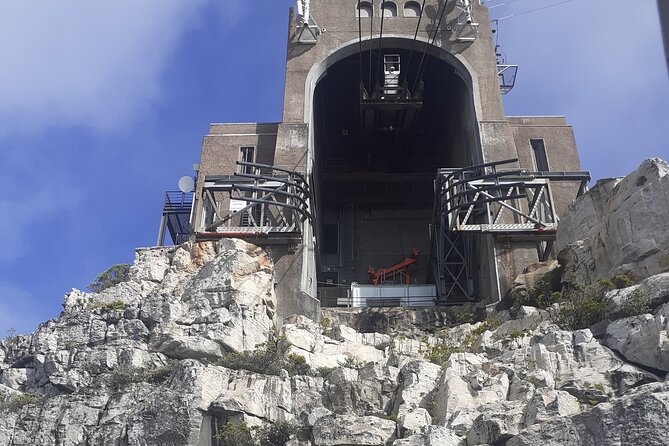 Robben Island and Table Mountain Full Day Private Tour - Downtown drive-by landmarks: Castle of Good Hope and the early navigators